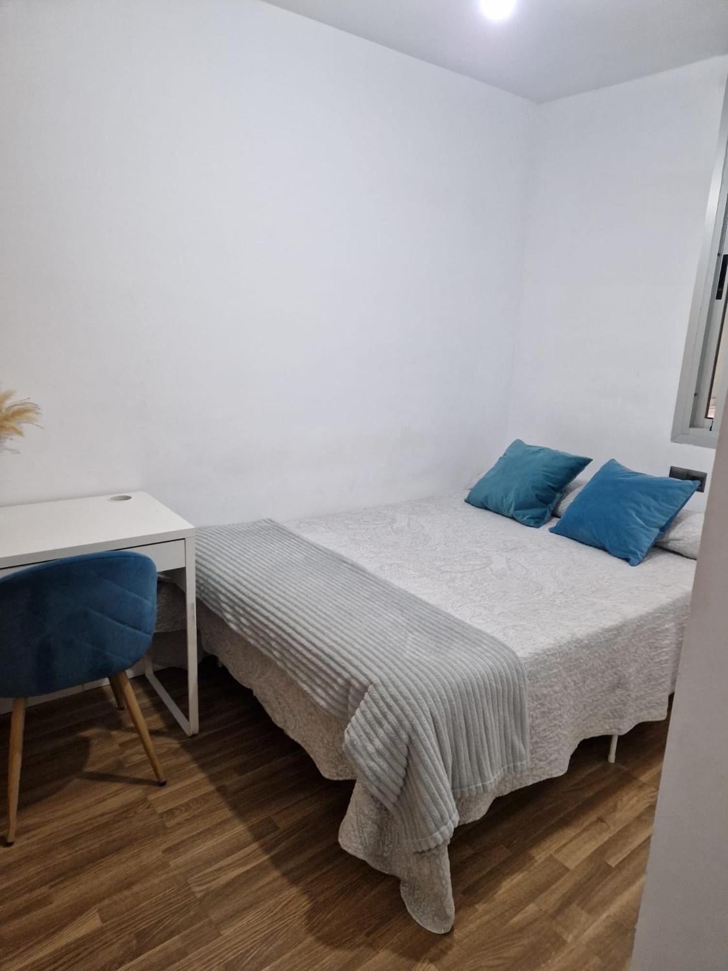 Ferienwohnung Quarto Com Banheiro Privado Em Apartamento Familiar Alicante Exterior foto